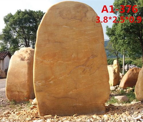 大型刻字景觀石廠家與黃蠟石價(jià)格解析